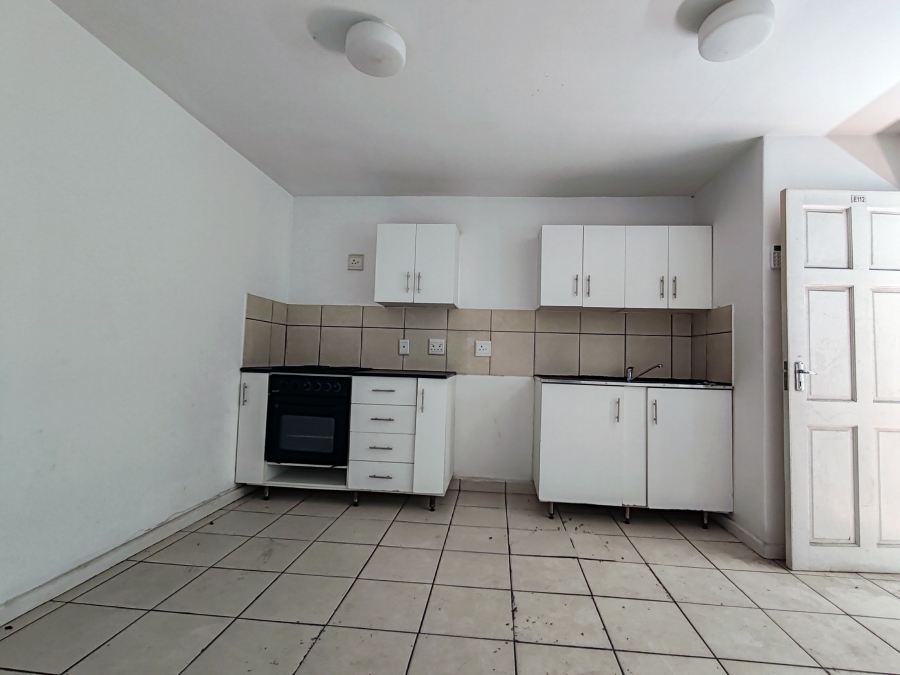 1 Bedroom Property for Sale in Maitland Western Cape